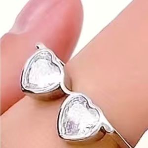 Trending mini eyeglass ring (clear)